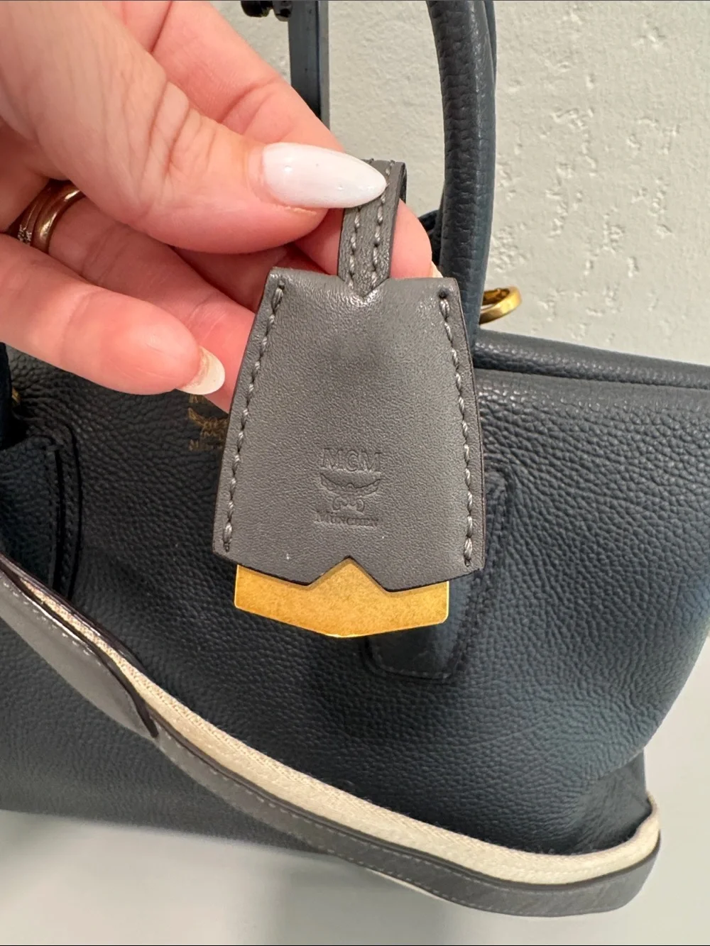 MCM structured pebble