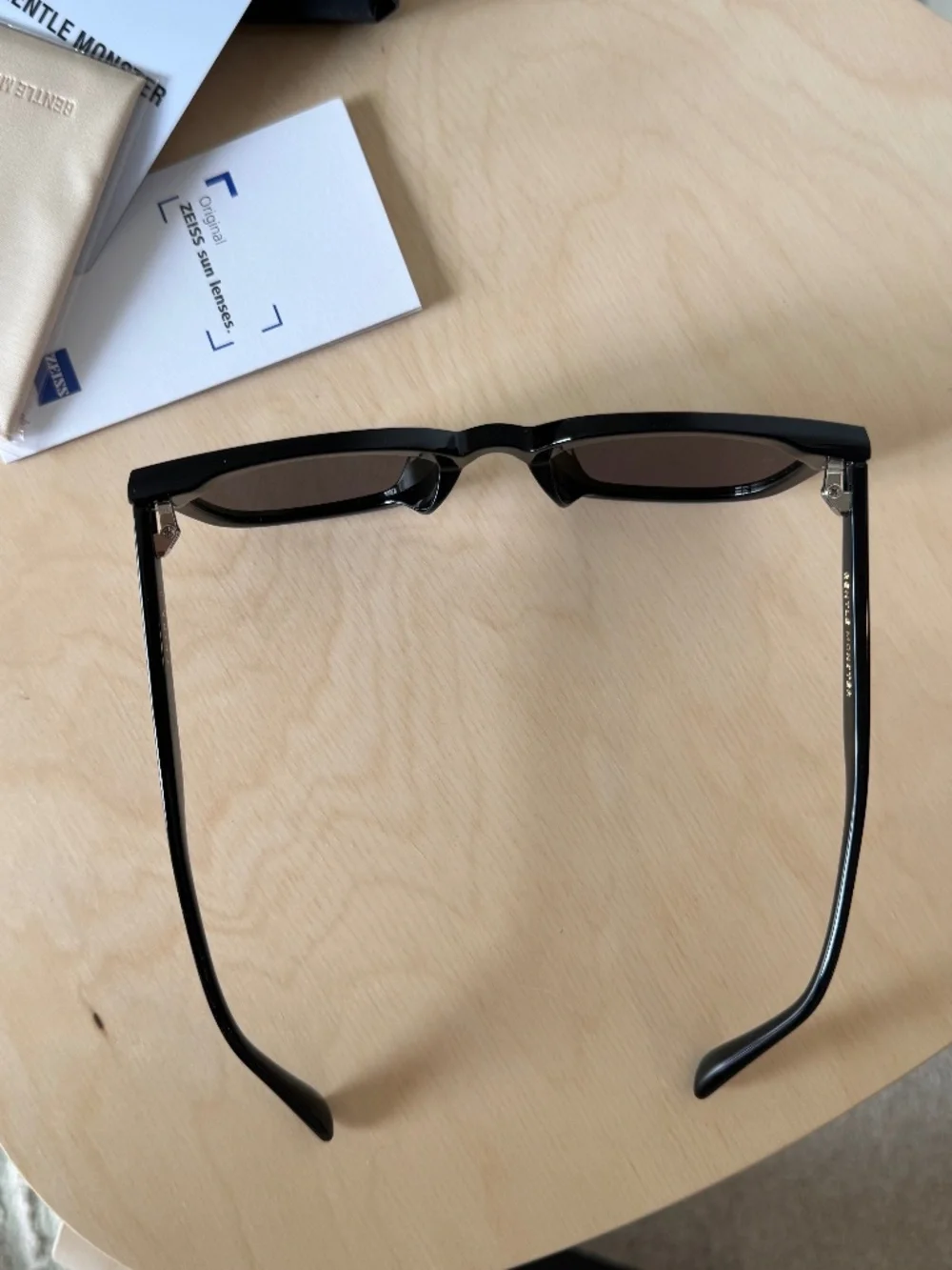 GENTLE MONSTER 53 acetate bridge