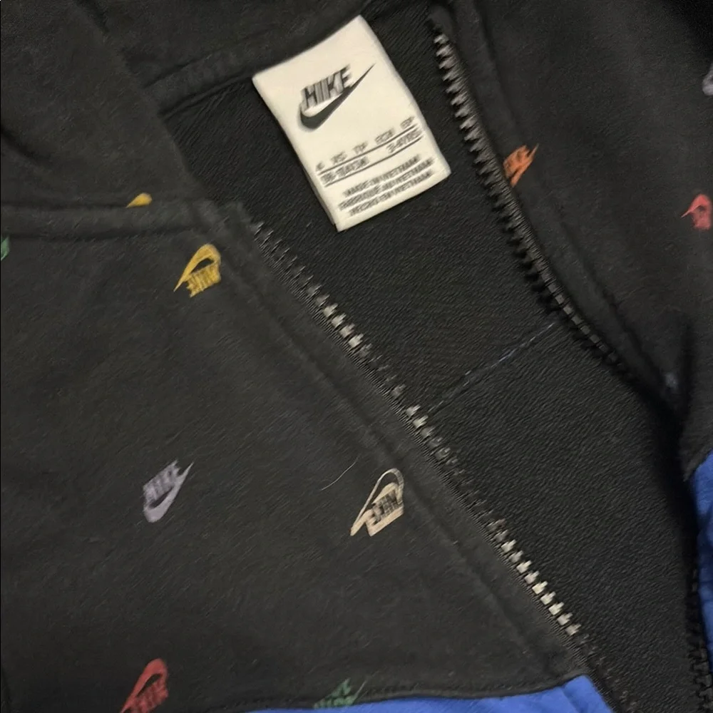 Nike this sweatshirt