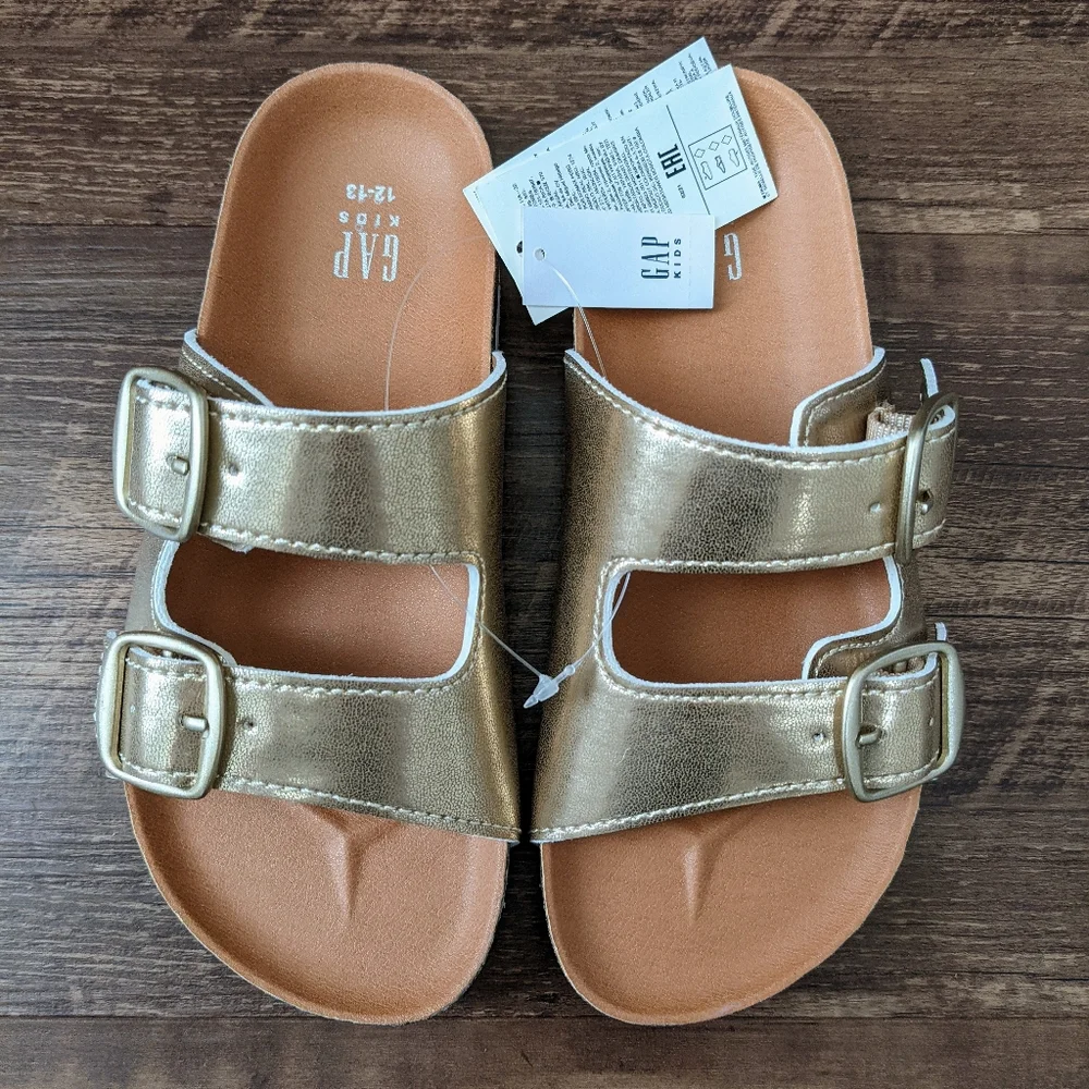GAP sandals tan