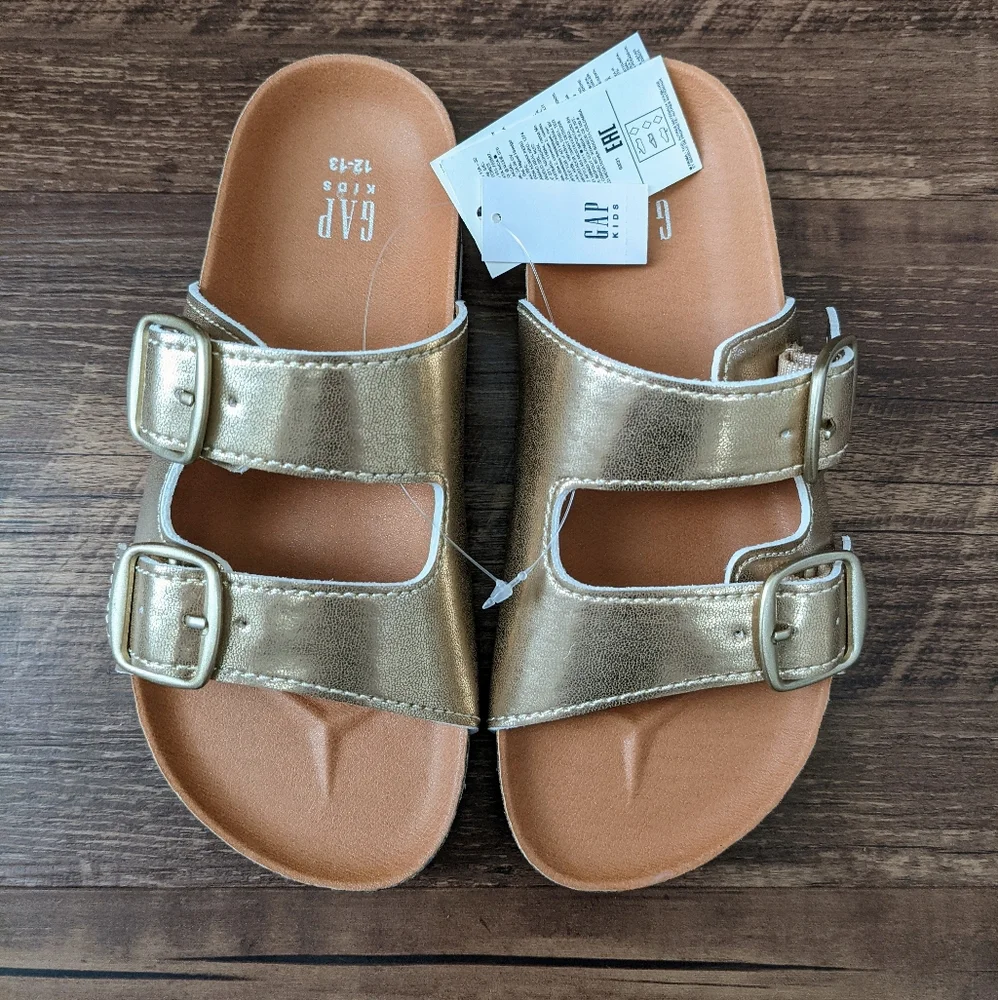 GAP sandals tan