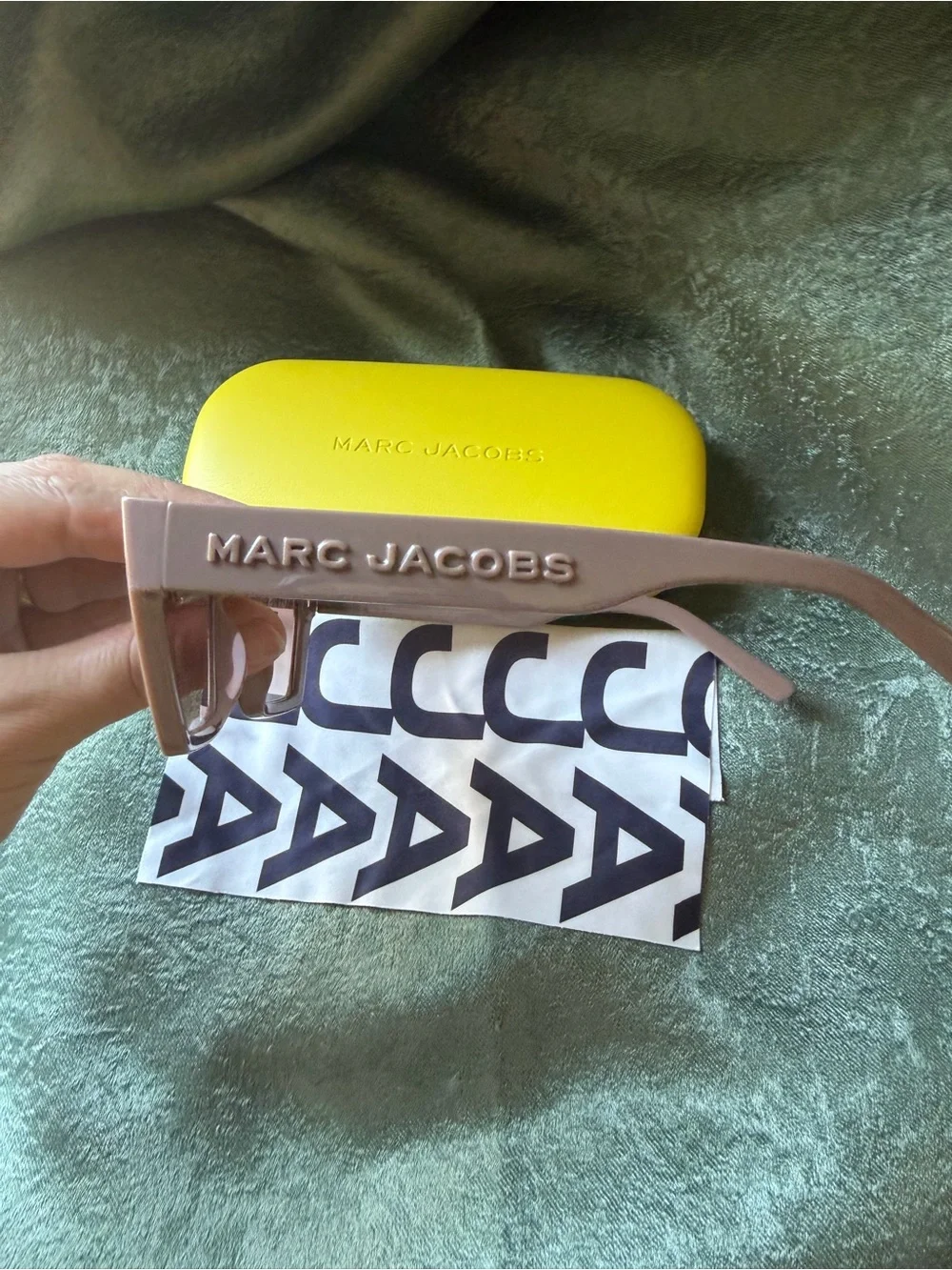 Marc Jacobs chic marc