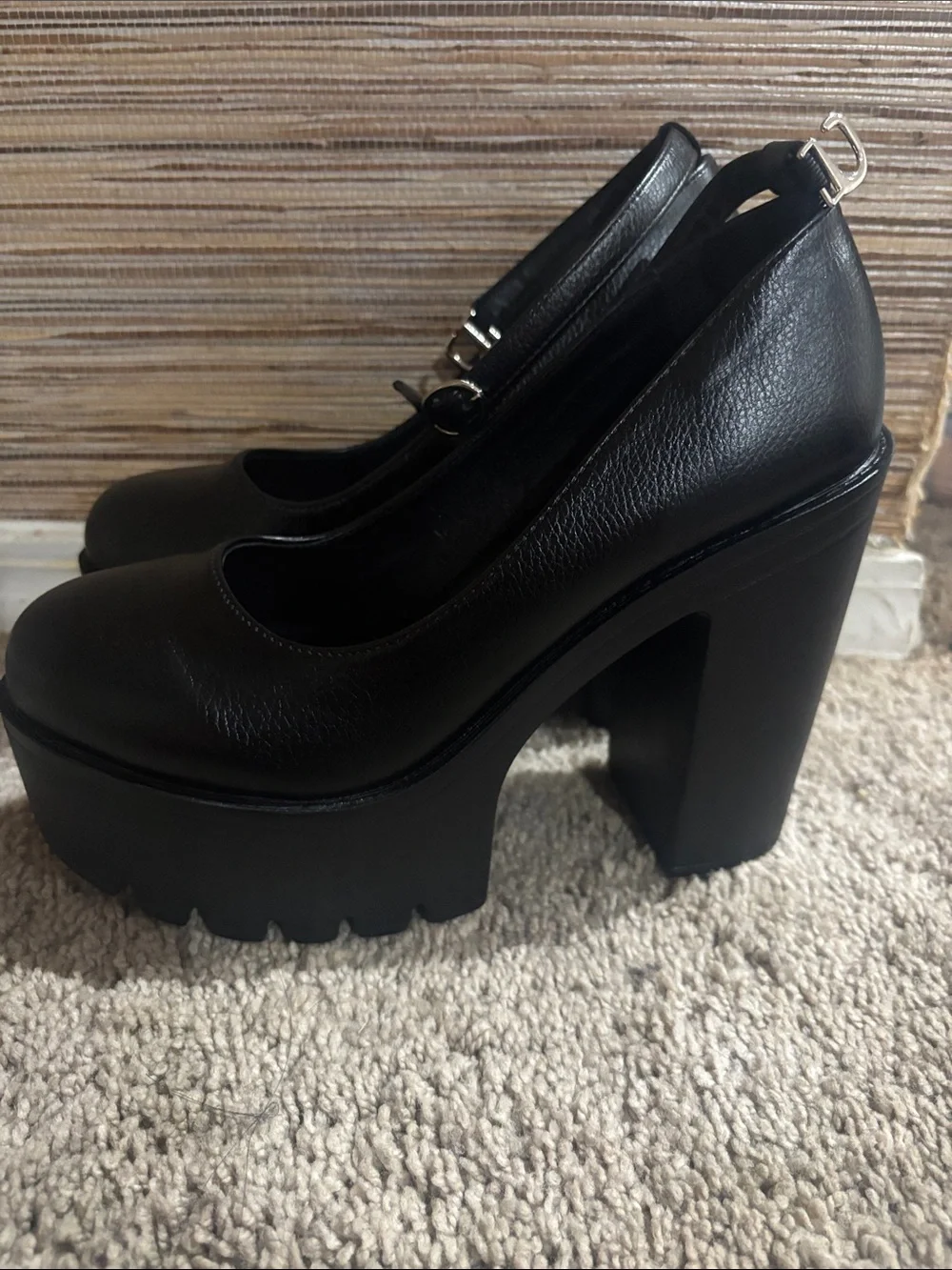 N/A bold black
