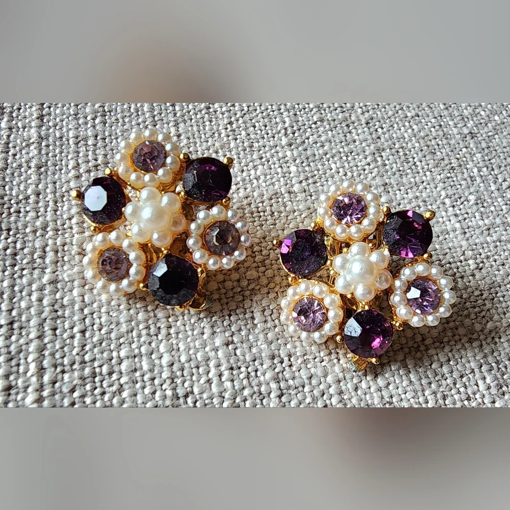 Vintage Gold and Purple Floral Brooch with Circular Design