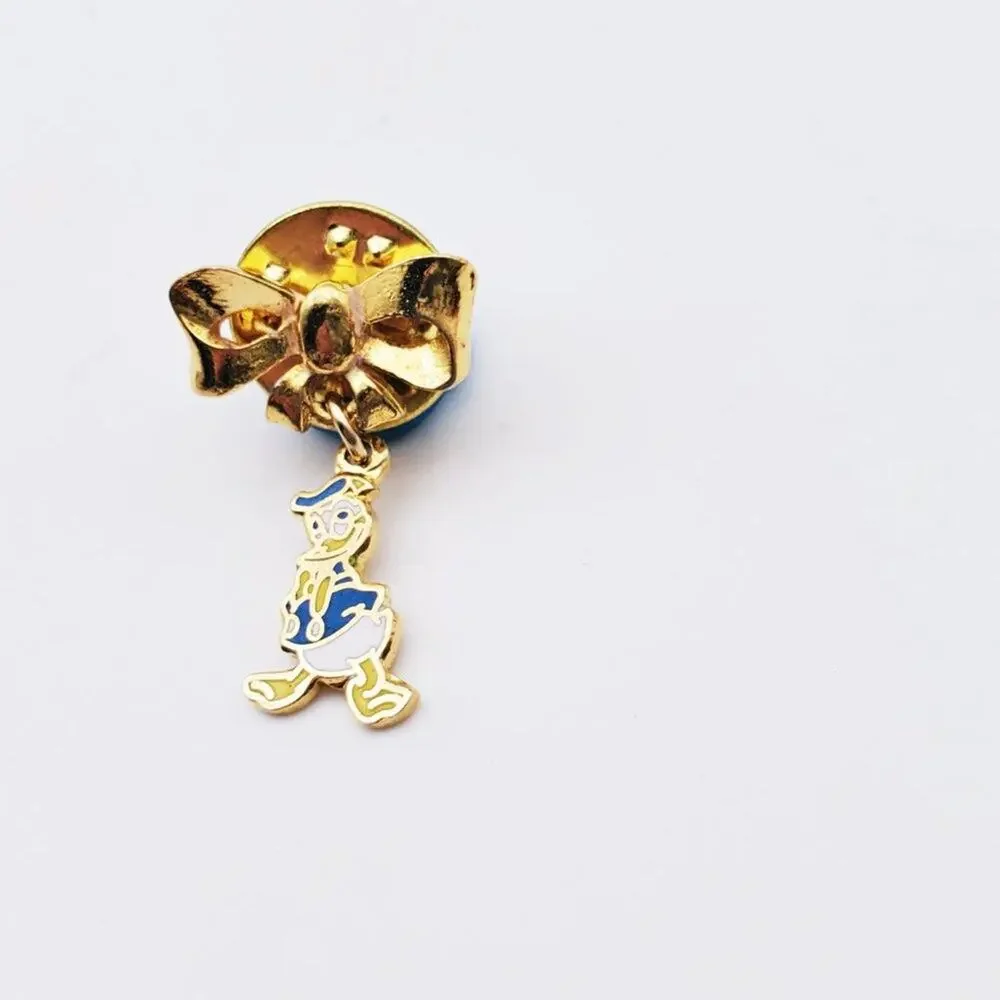 Vintage Walt Disney Productions Donald Duck Bow Pin