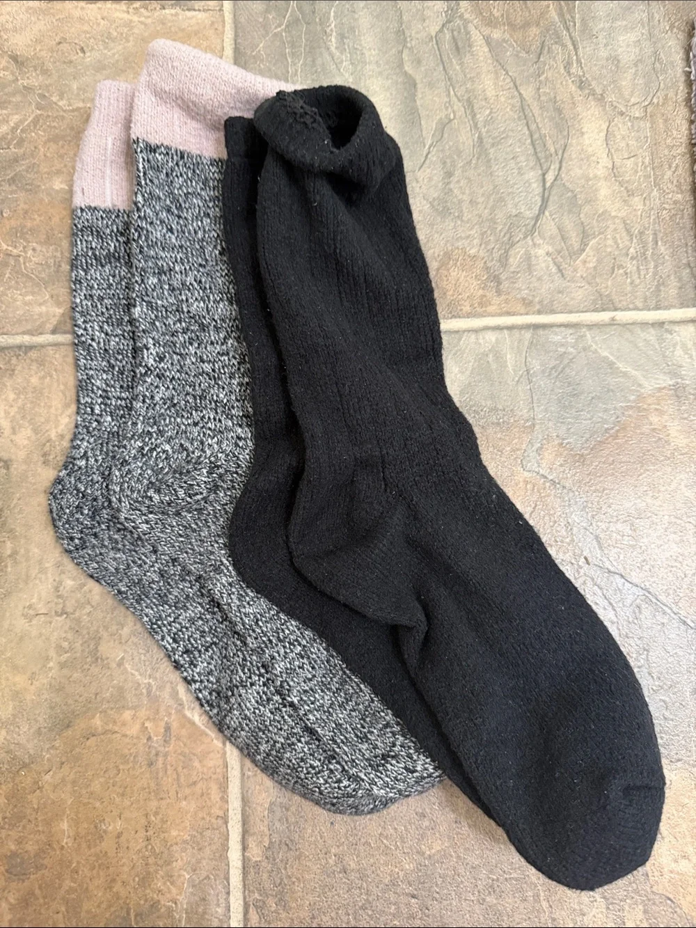 Women’s Soft Crew Socks 2-Pack - Black & Gray with Pink Cuff