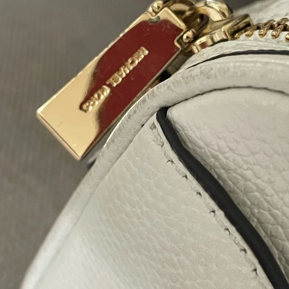 Michael Kors compact pebbled