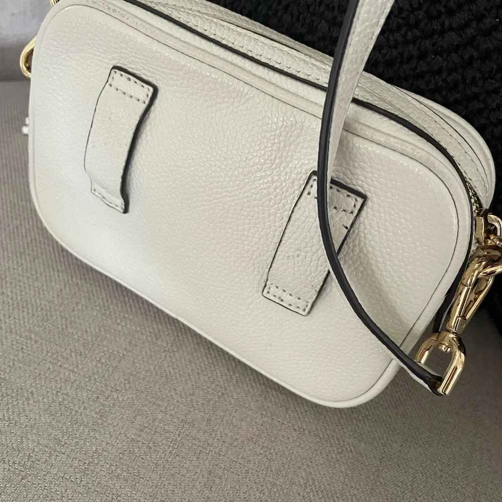 Michael Kors compact pebbled