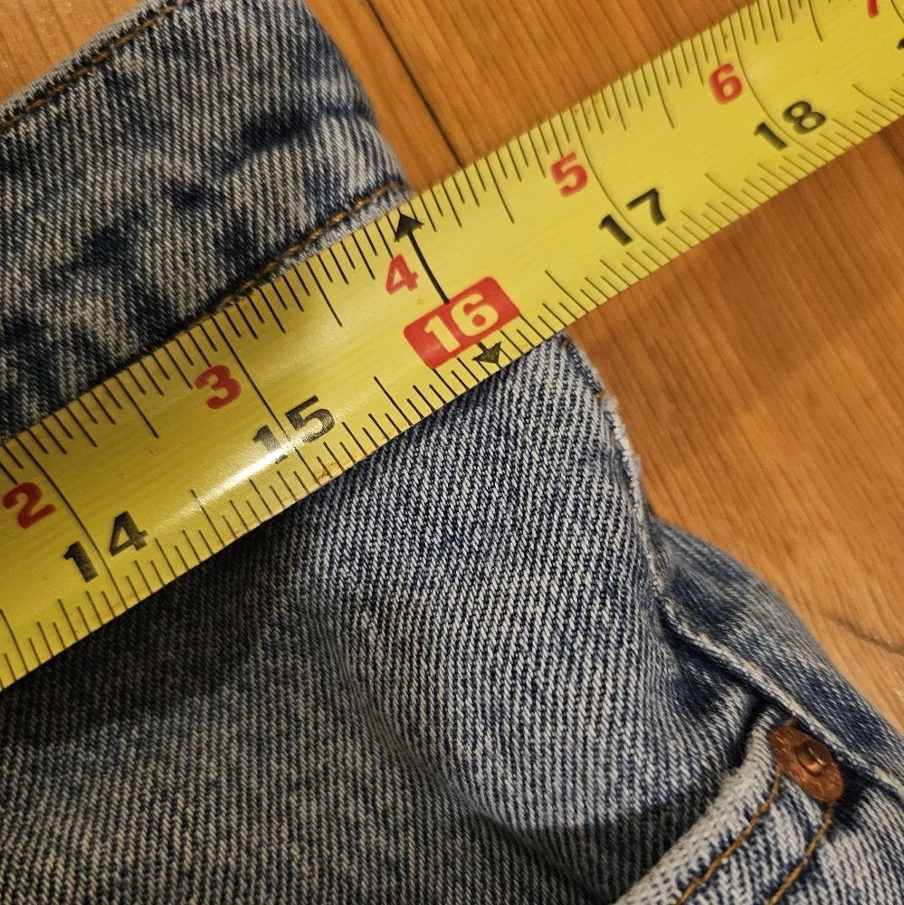 Levis pre loved