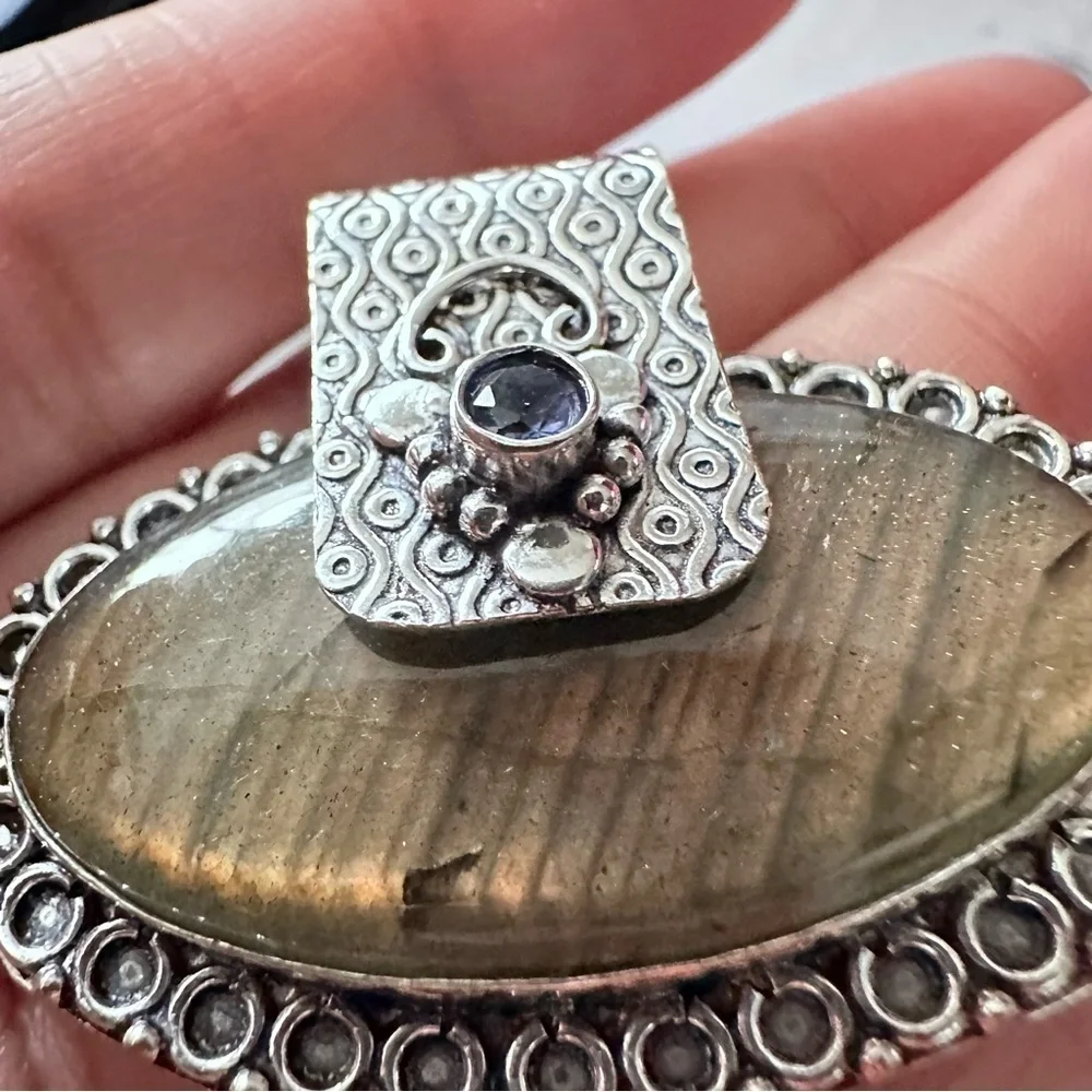 Handmade bezel sterling beige