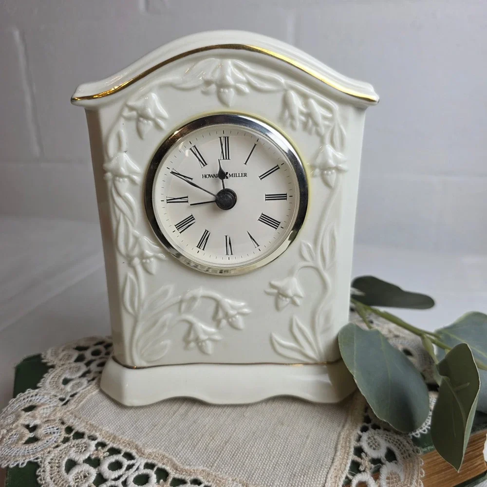 Vintage Howard Miller Ivory Porcelain Floral Clock Gold Roman Numeral Quartz