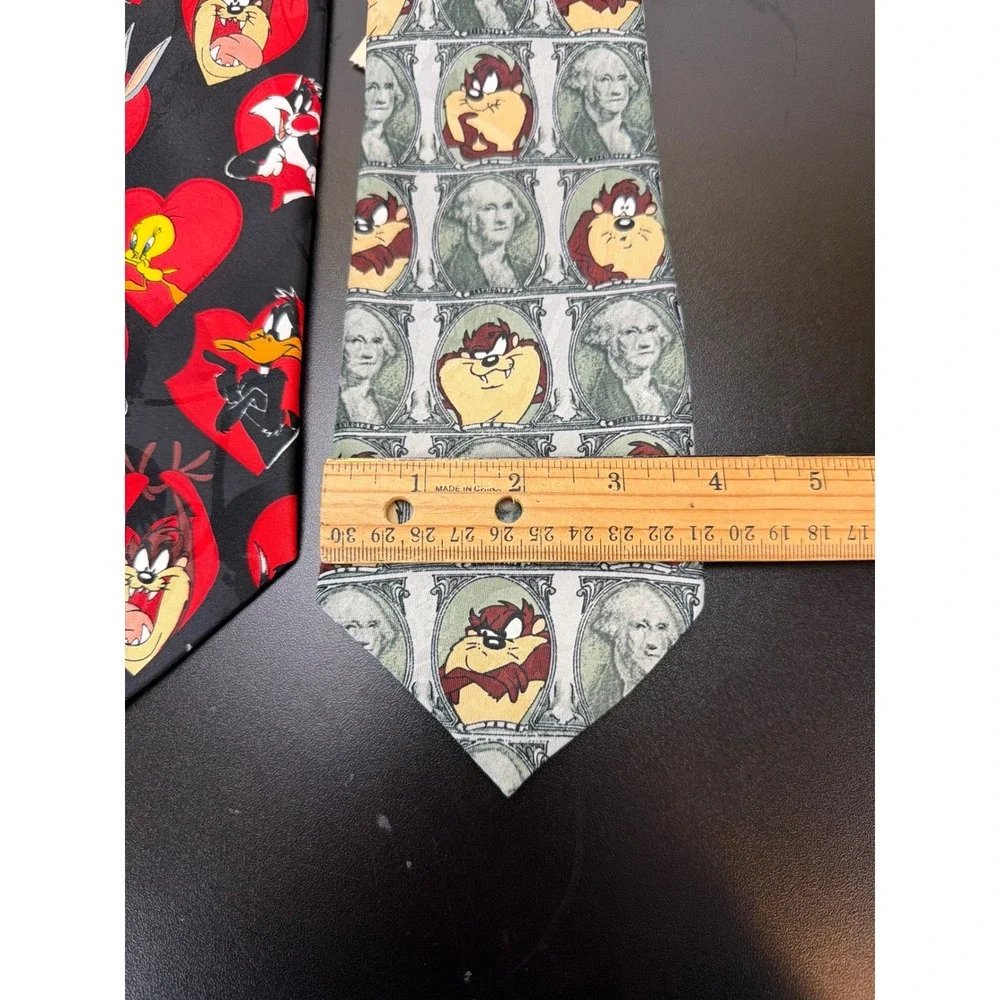 Vtg Warner Bros. looney Tunes Mens Ties Lot of 2 Bugs Bunny Taz Tweedy Daffy New