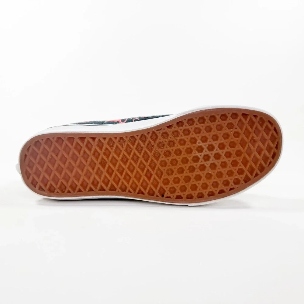Vans details model
