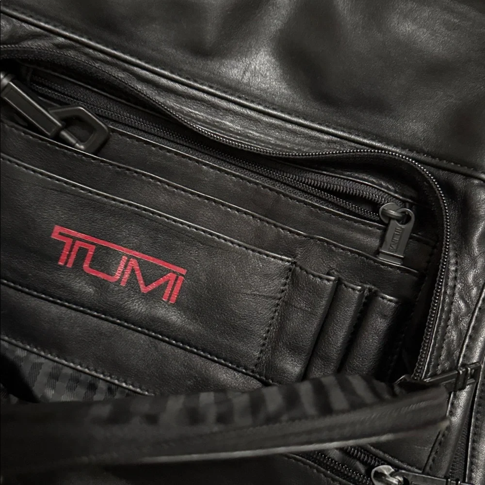 Tumi 🕶️ mhmmmm