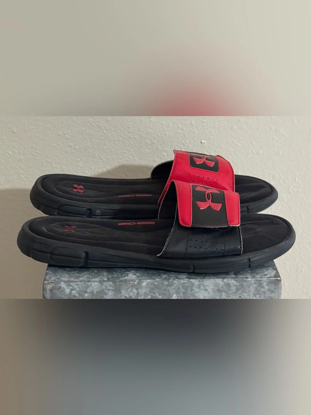 Under Armour Black and Red Adjustable Slide Sandals, Size 12