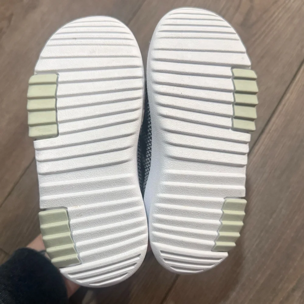 adidas comfortable lightweight