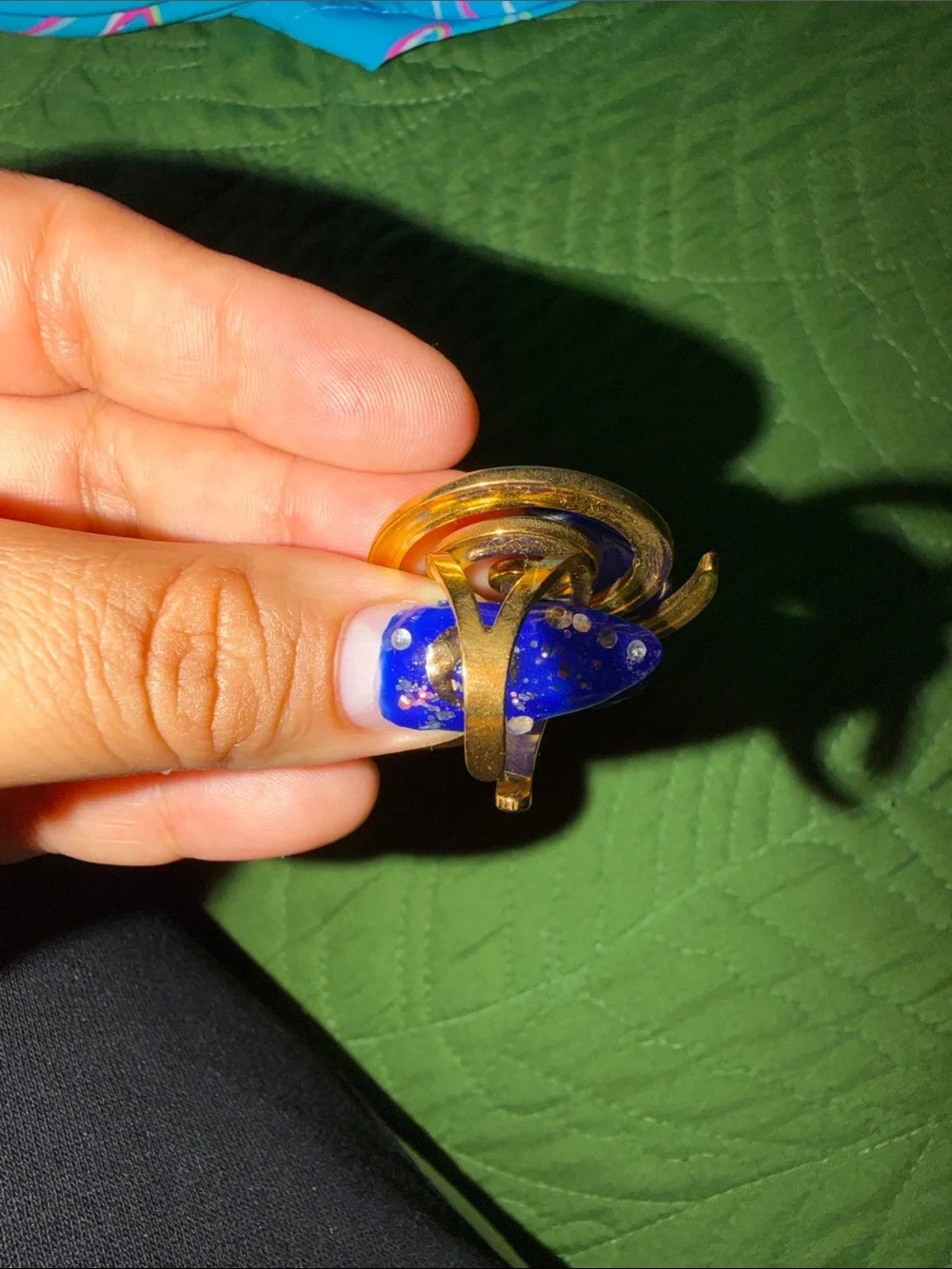 Amazon bold gold