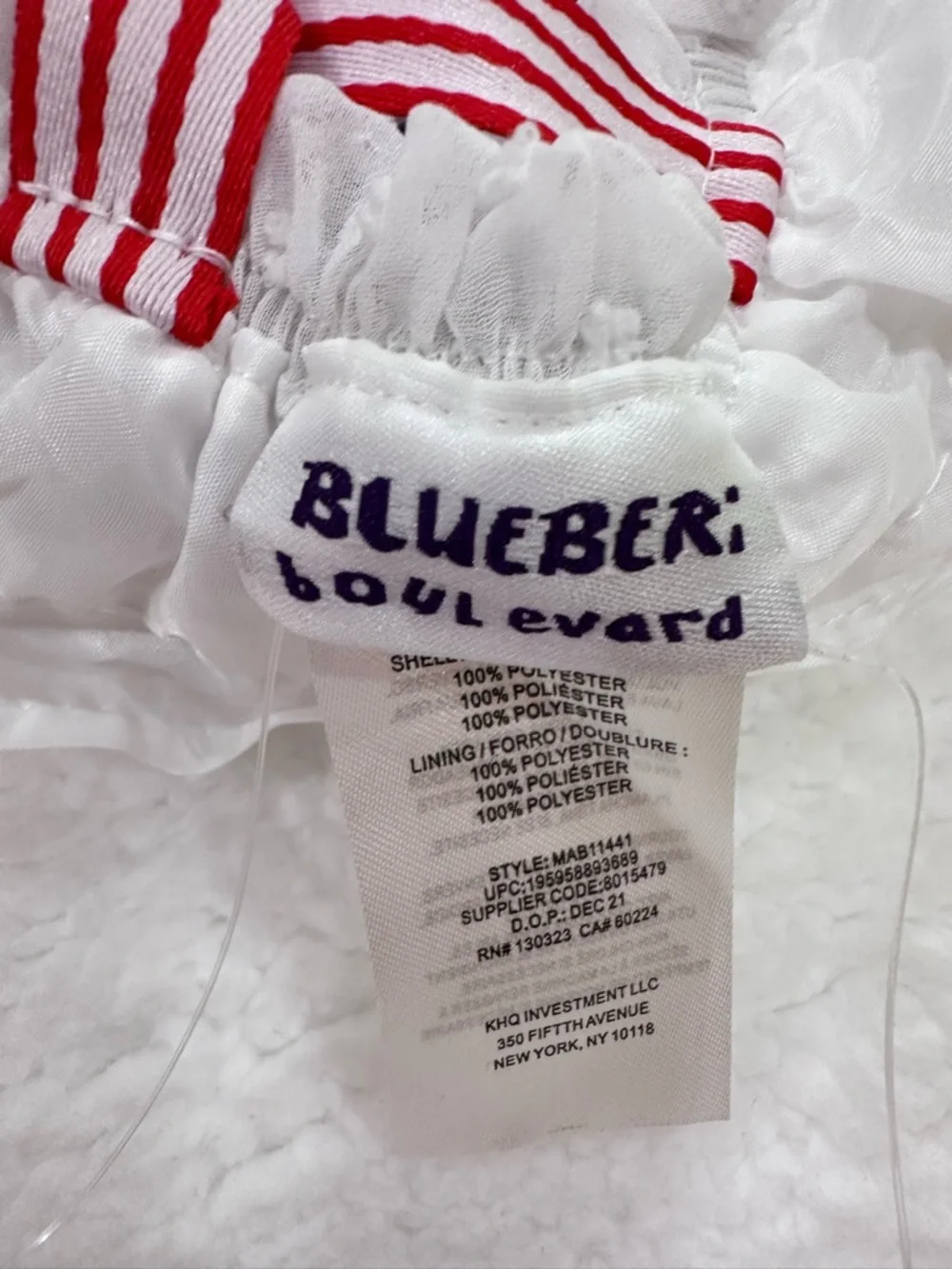 bluebari boulevard red white