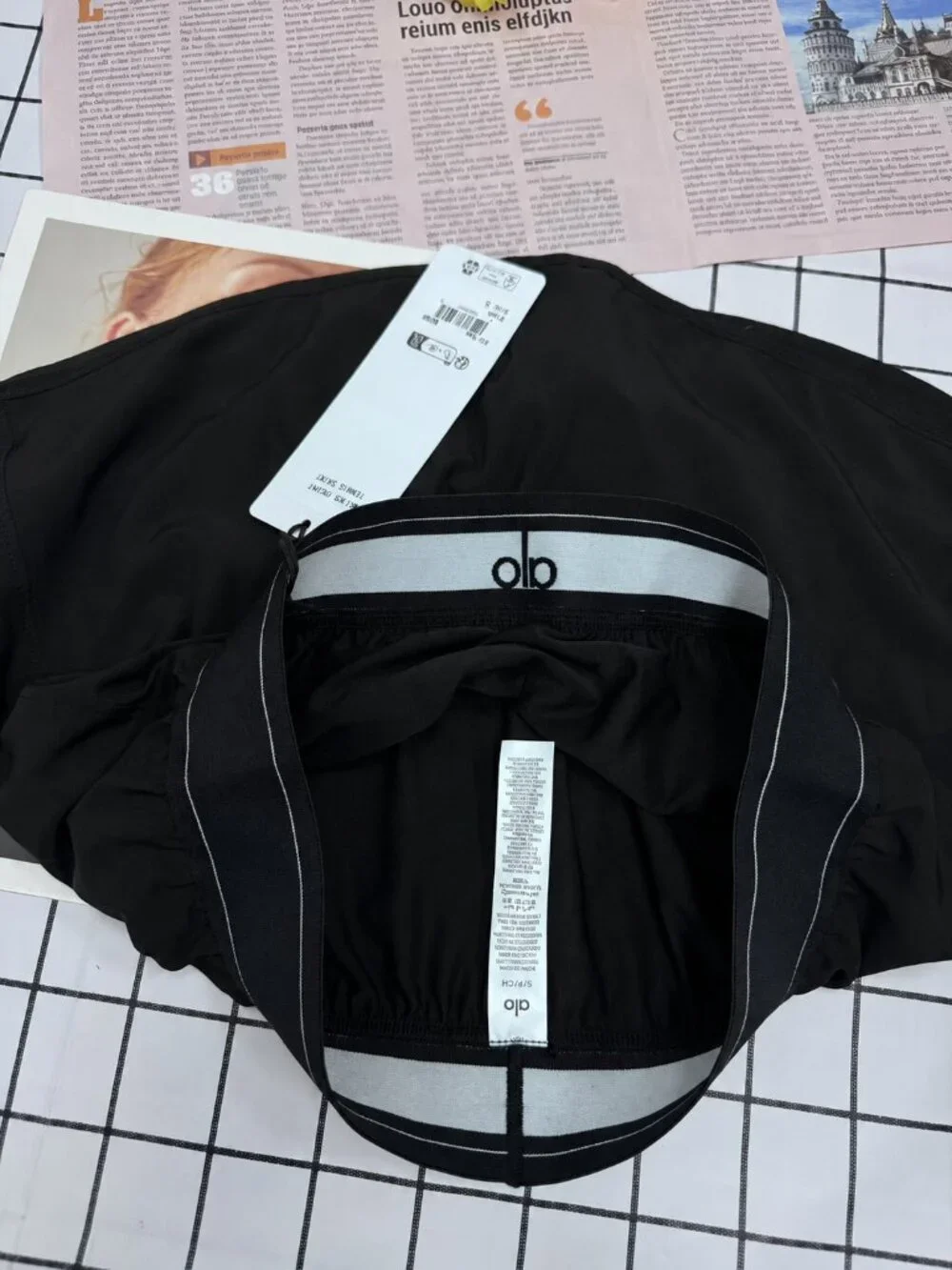 ALO Yoga product info