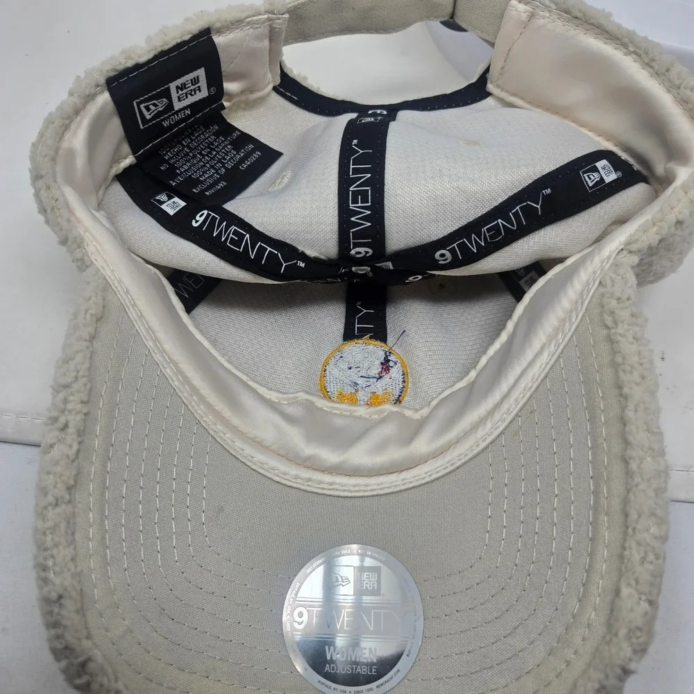 New Era Buffalo Sabres 9TWENTY Women Cream Sherpa Fleece‎ Adjustable Hat Cap