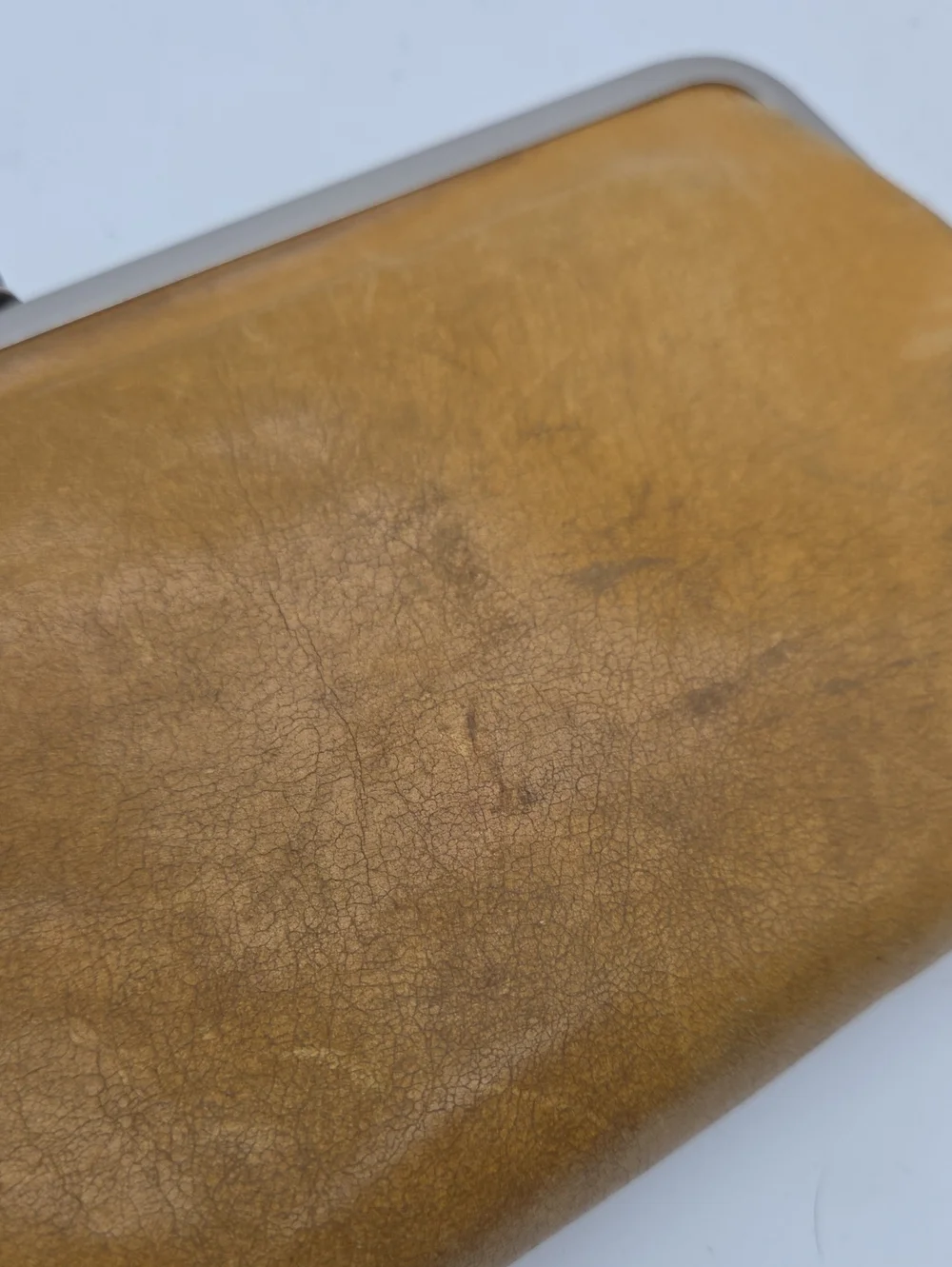 HOBO lauren clutch