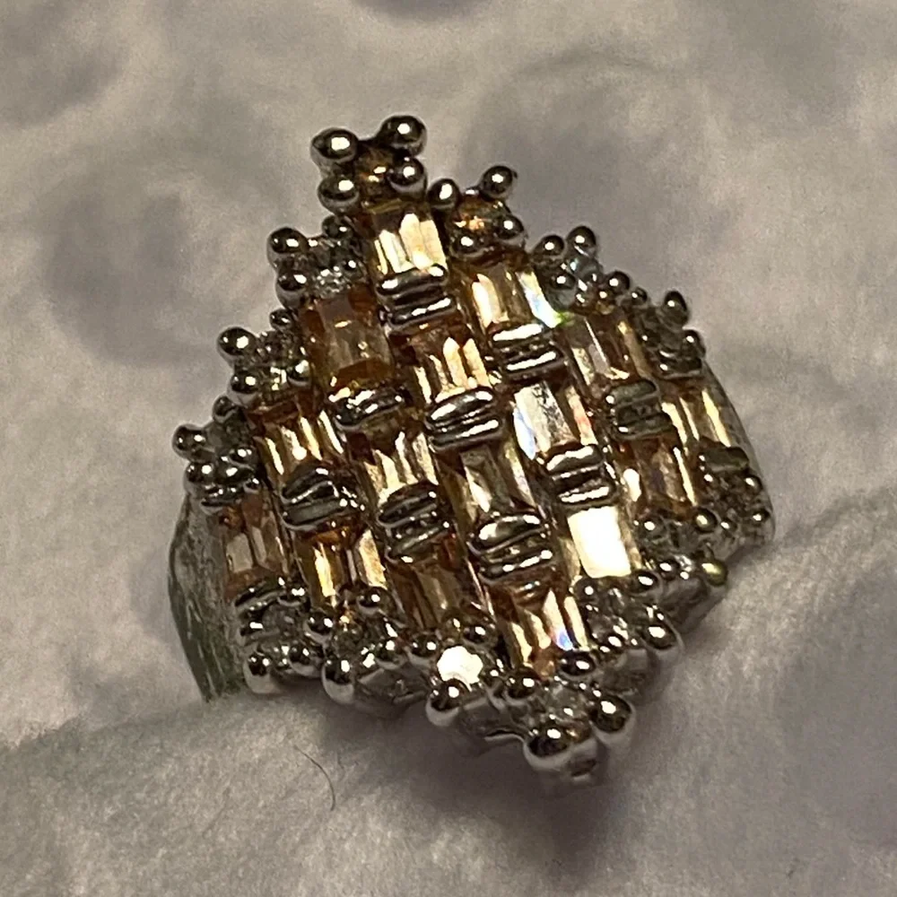 Source Unknown lovely ring