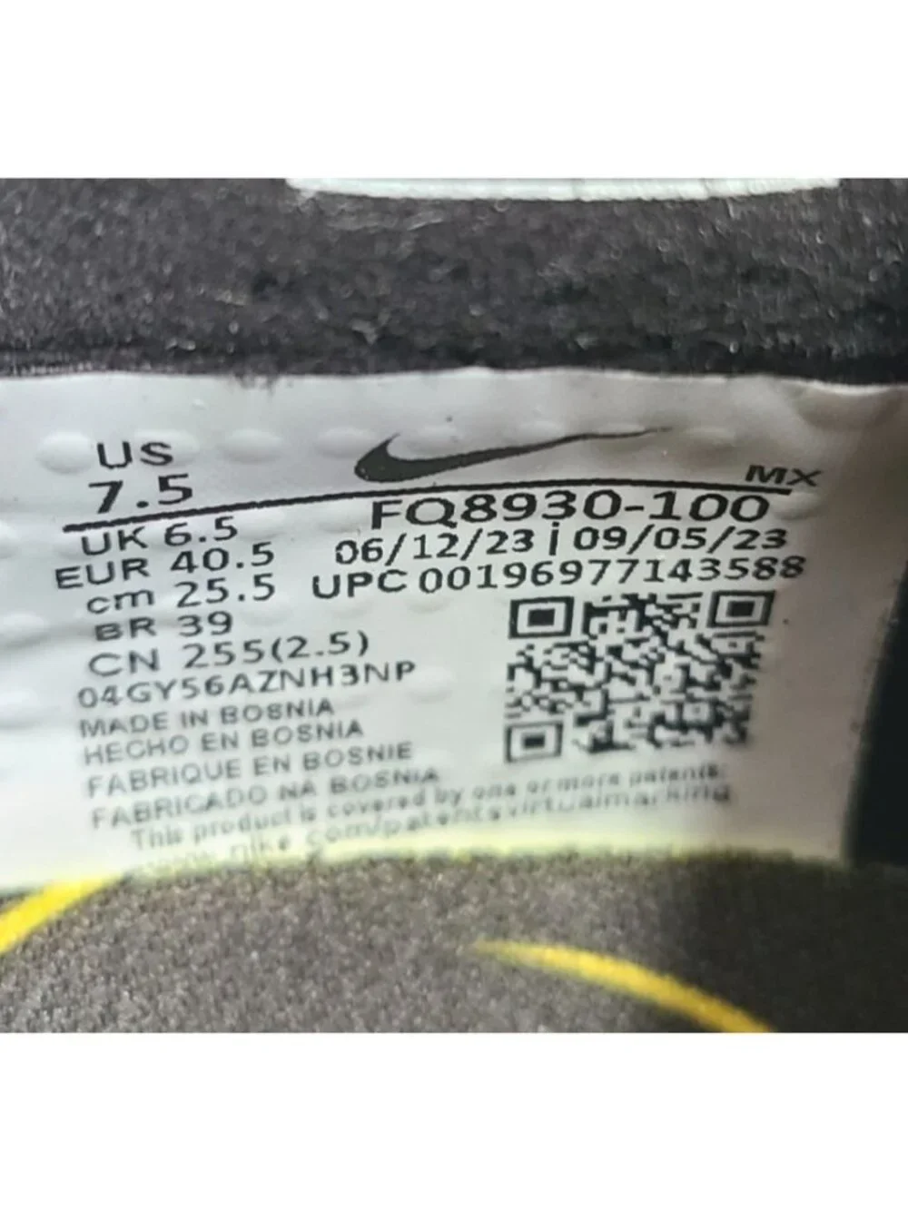 Nike size soccer luna