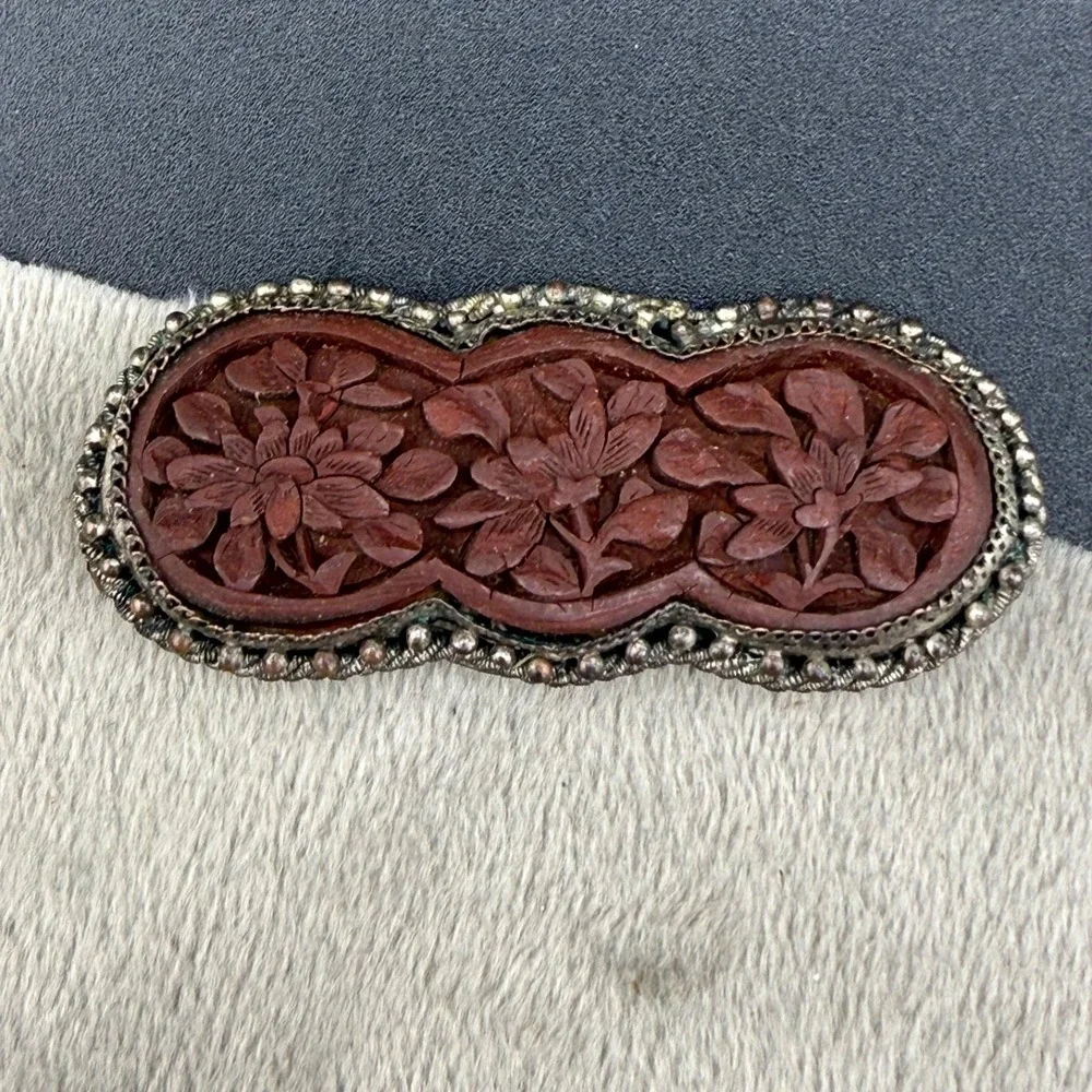 Vintage‎ Chinese Cinnabar Carved Brooch Silver Tone