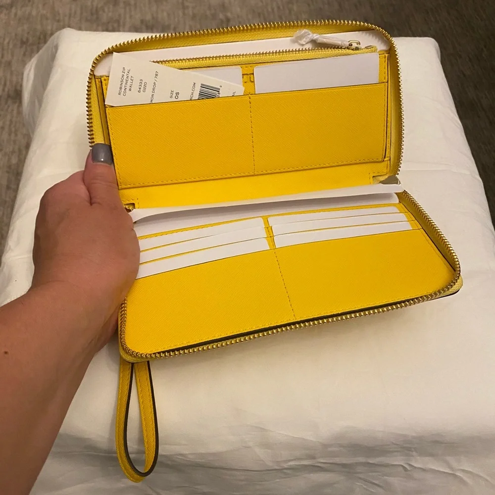 Tory Burch compact zip