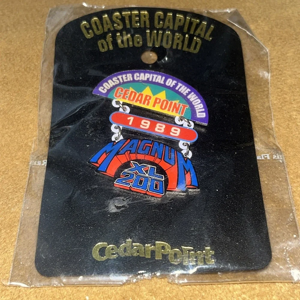 RARE Cedar Point 1989 Magnum‎ XL 200  Collectible Souvenir Lapel Hat Pin Vintage