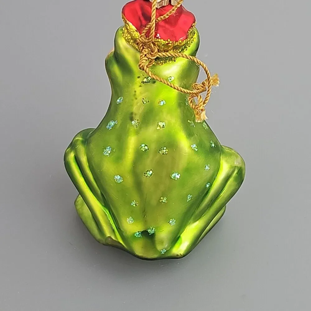 Unbranded blown glass