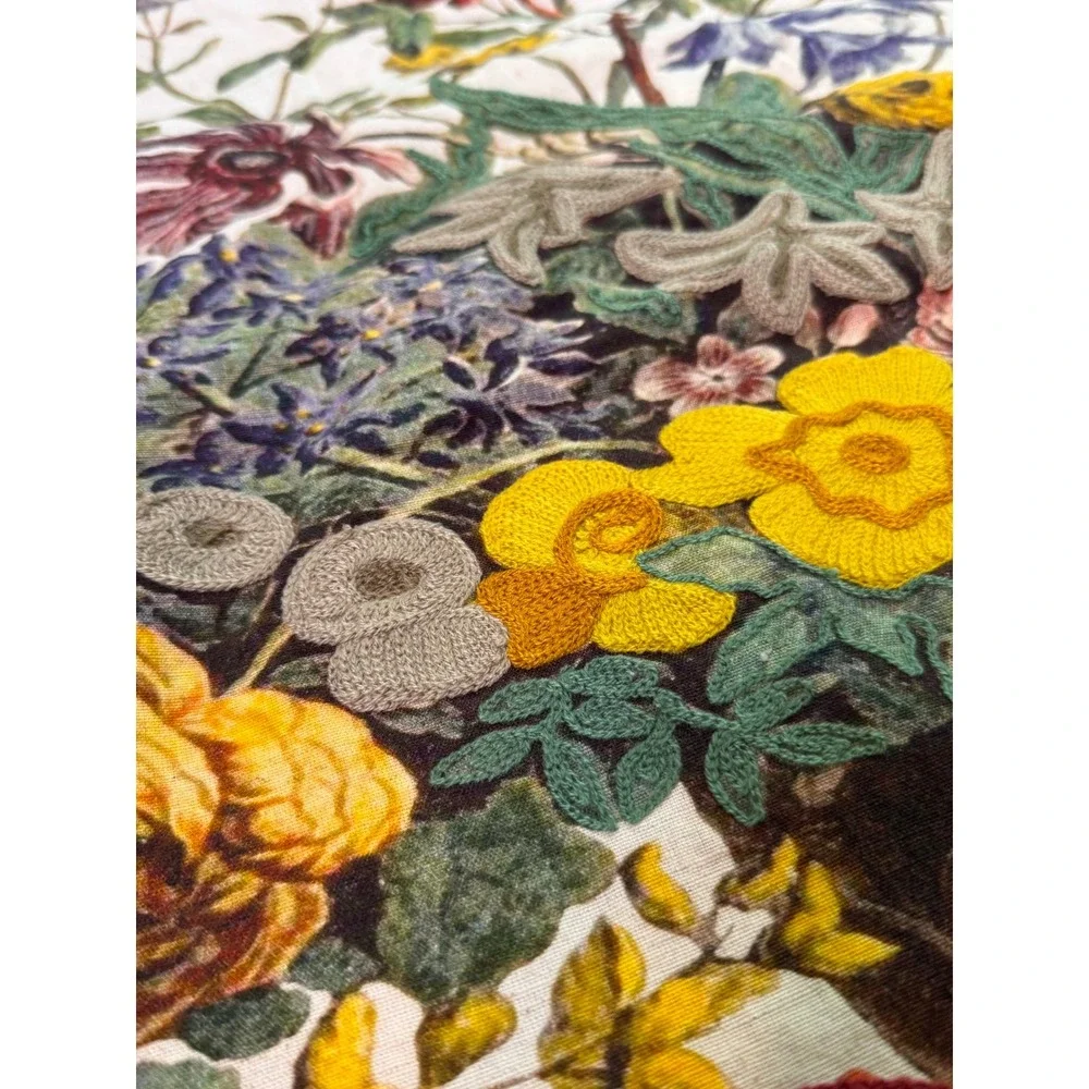 Unbranded intricate floral