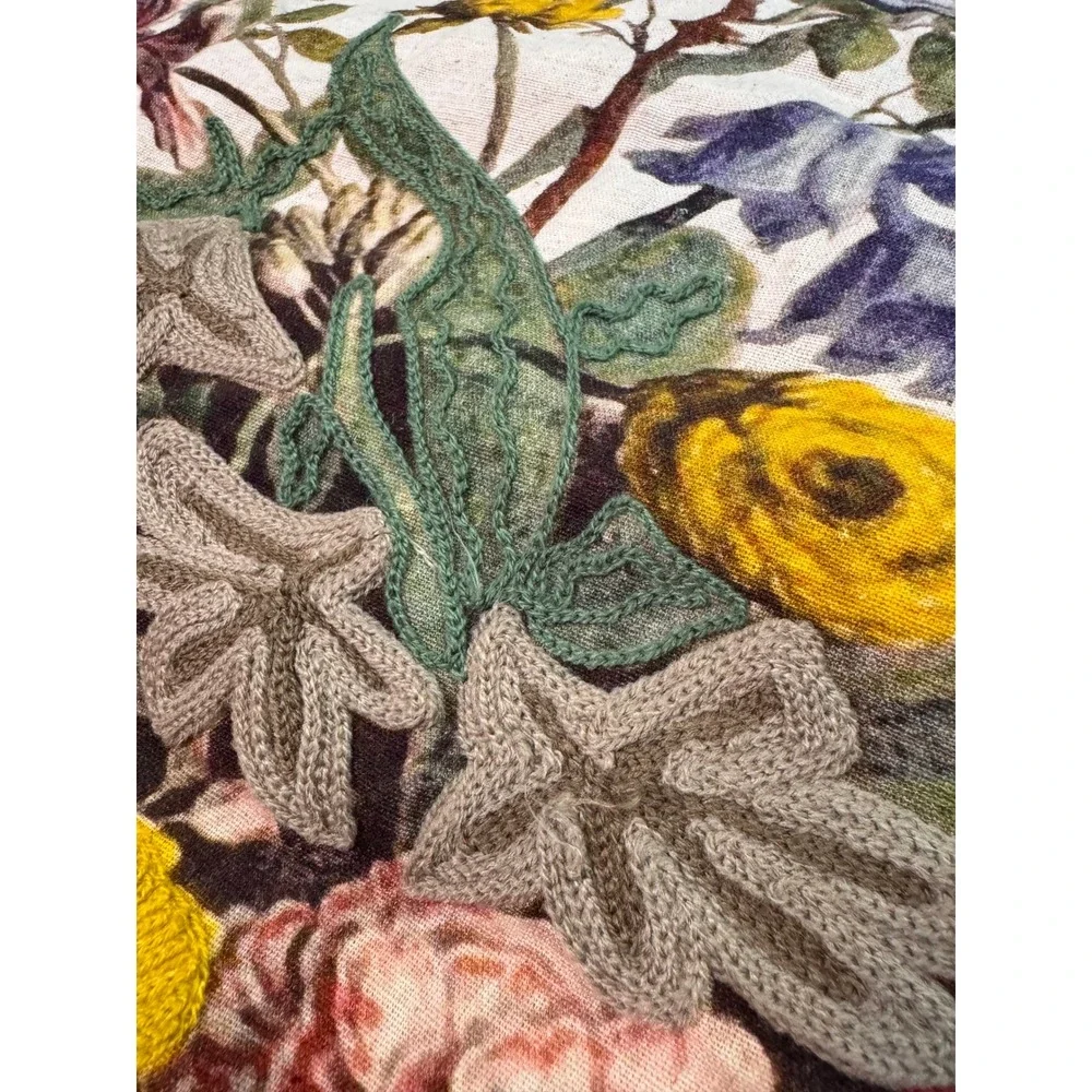 Unbranded intricate floral