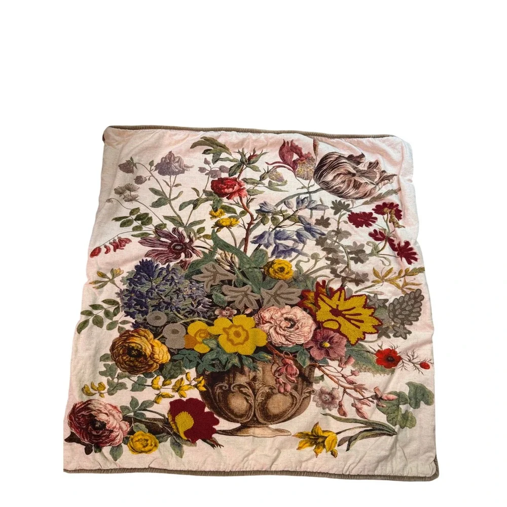 Unbranded intricate floral