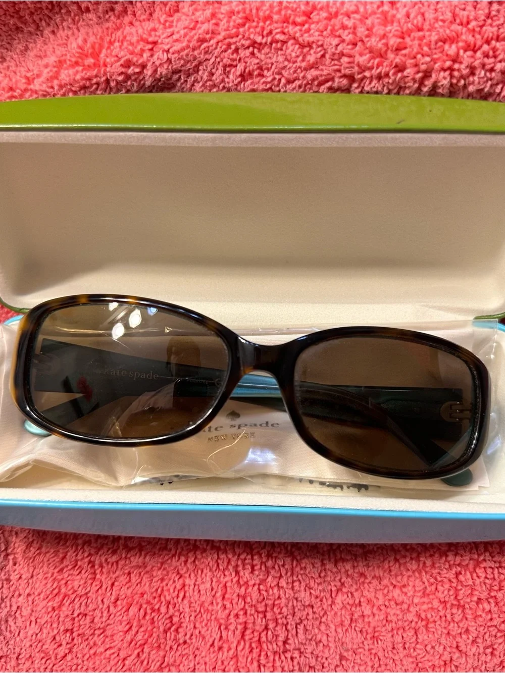 kate spade Brown Tortoiseshell Women's Sunglasses with case and cleaning cloth