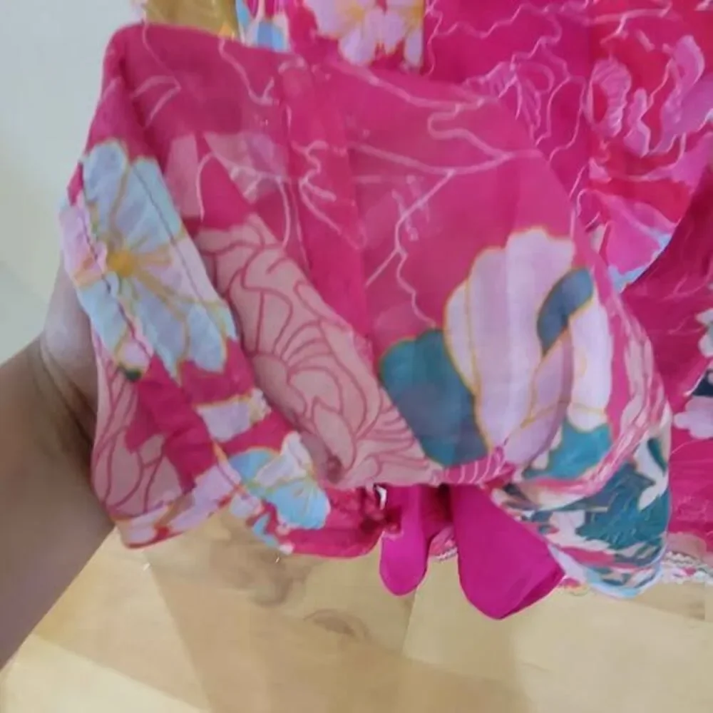 Unbranded vibrant pink