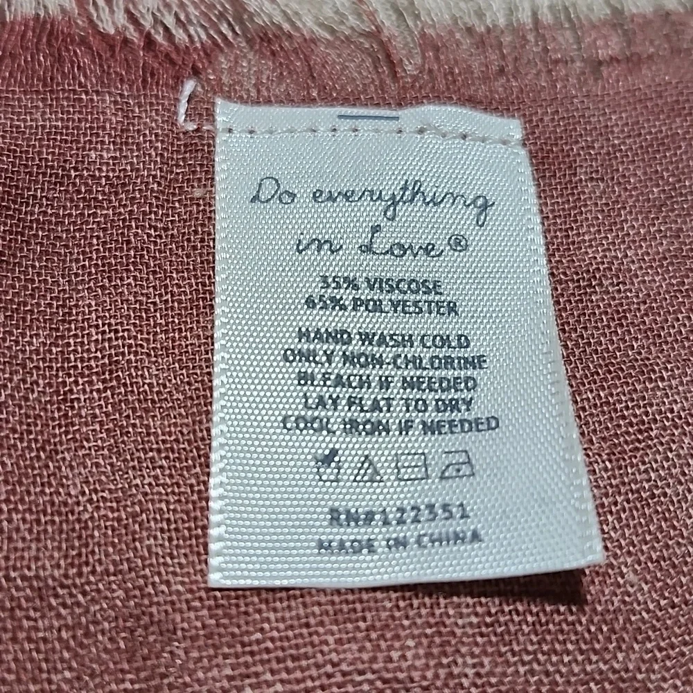 Do everything in love 36x68 extra