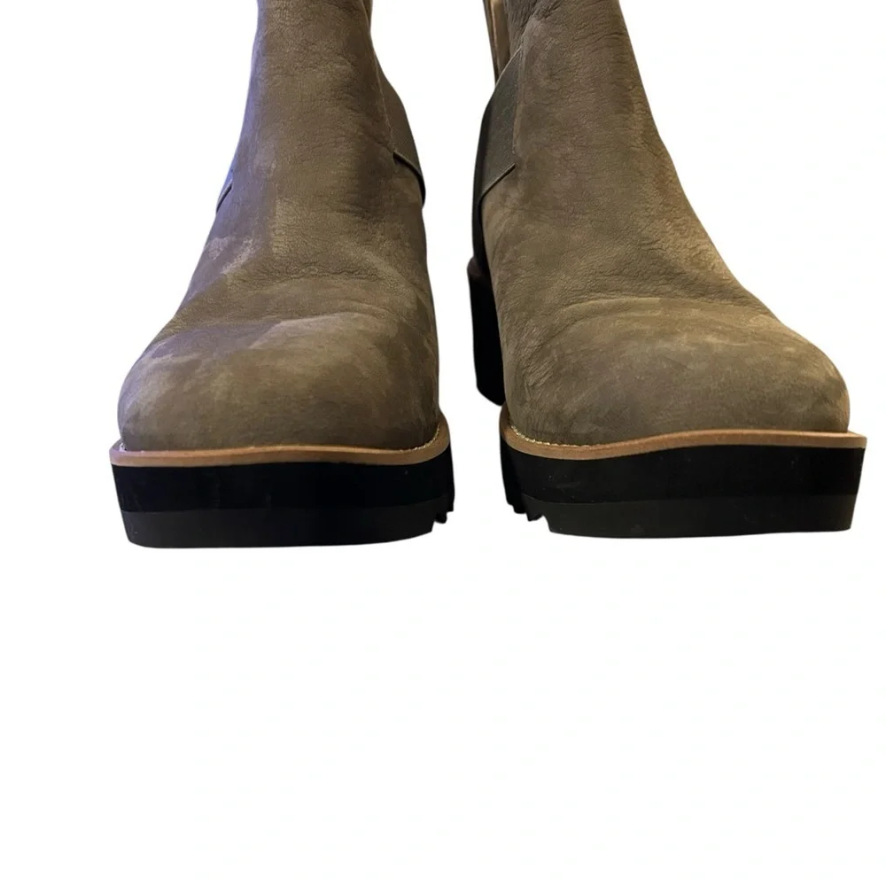 Eileen Fisher versatile wedge