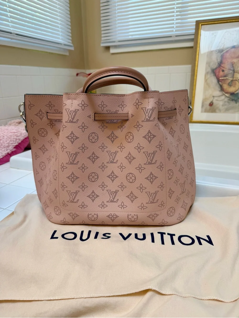 Louis Vuitton Mahina Girolatta Magnolia Handbag Pink
