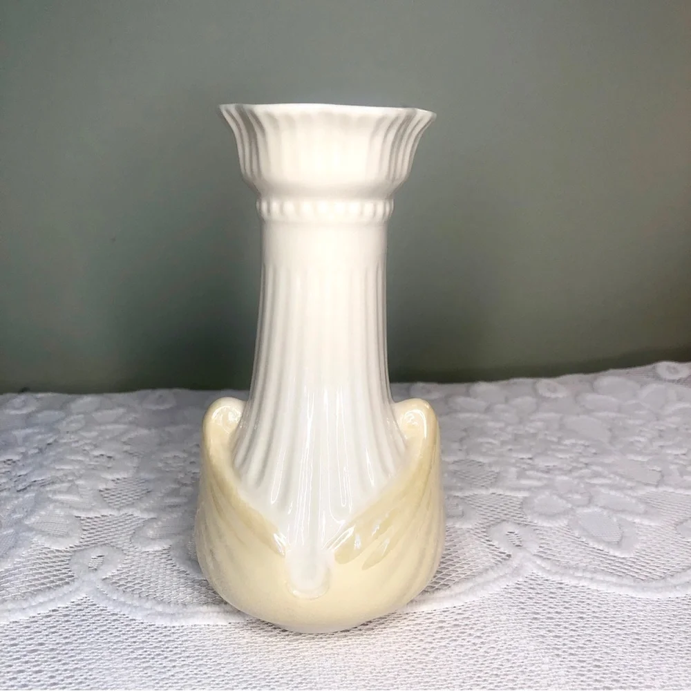 Belleek vintage moore