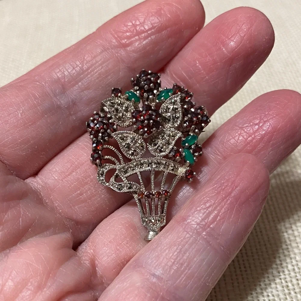 Vintage 925 Sterling Silver Marcasite Garnet & Jade Floral Brooch Pendant