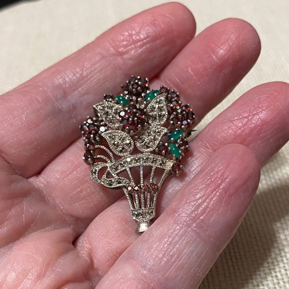 Vintage 925 Sterling Silver Marcasite Garnet & Jade Floral Brooch Pendant
