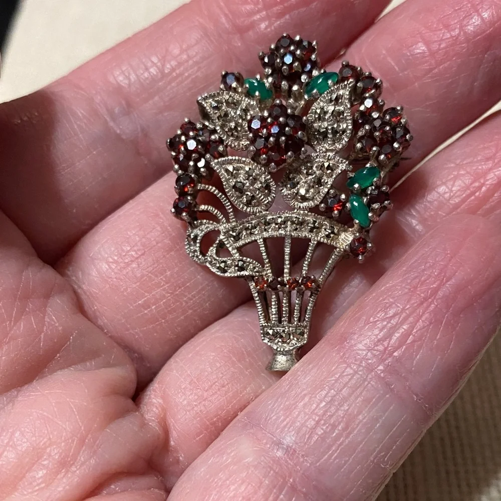 Vintage 925 Sterling Silver Marcasite Garnet & Jade Floral Brooch Pendant