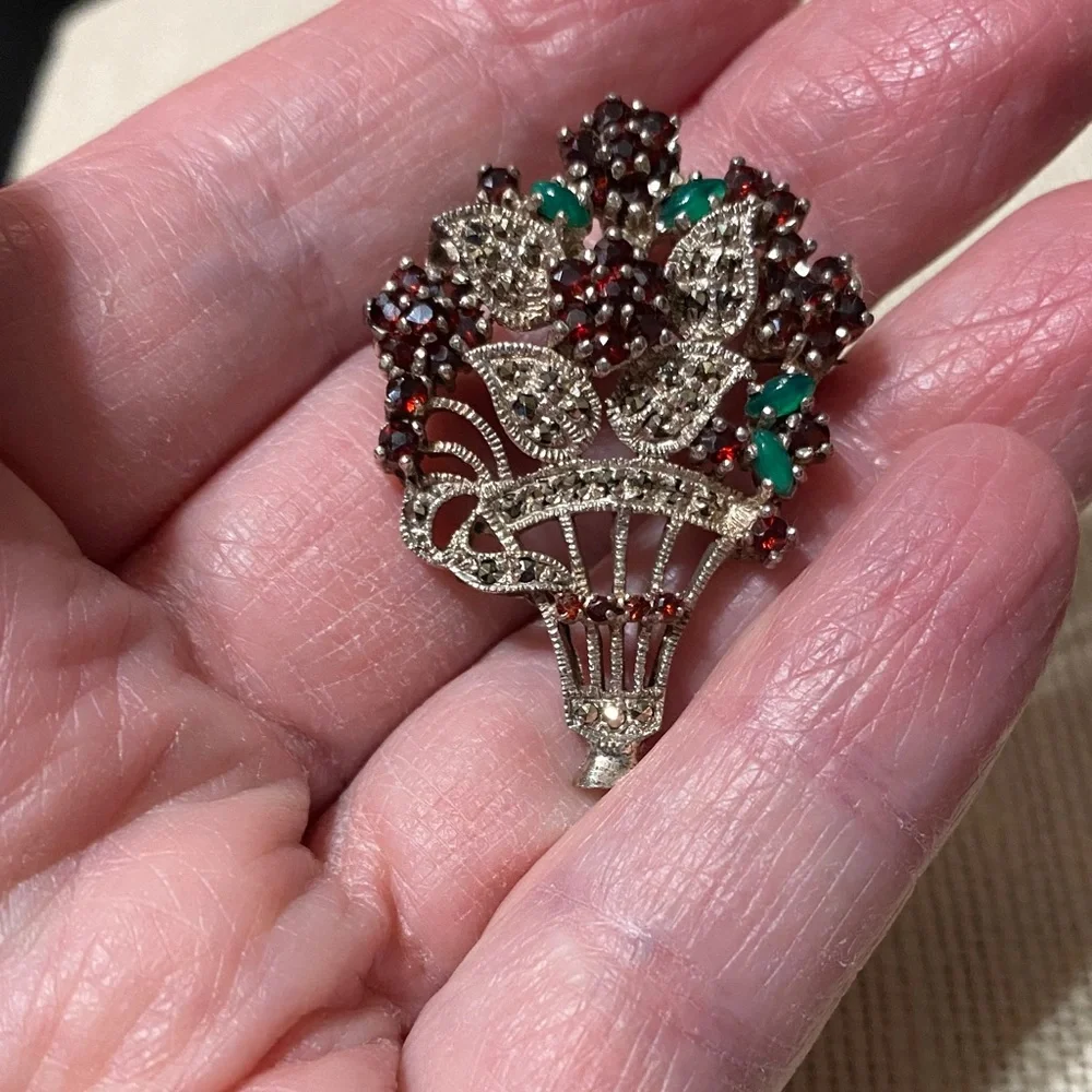 Vintage 925 Sterling Silver Marcasite Garnet & Jade Floral Brooch Pendant