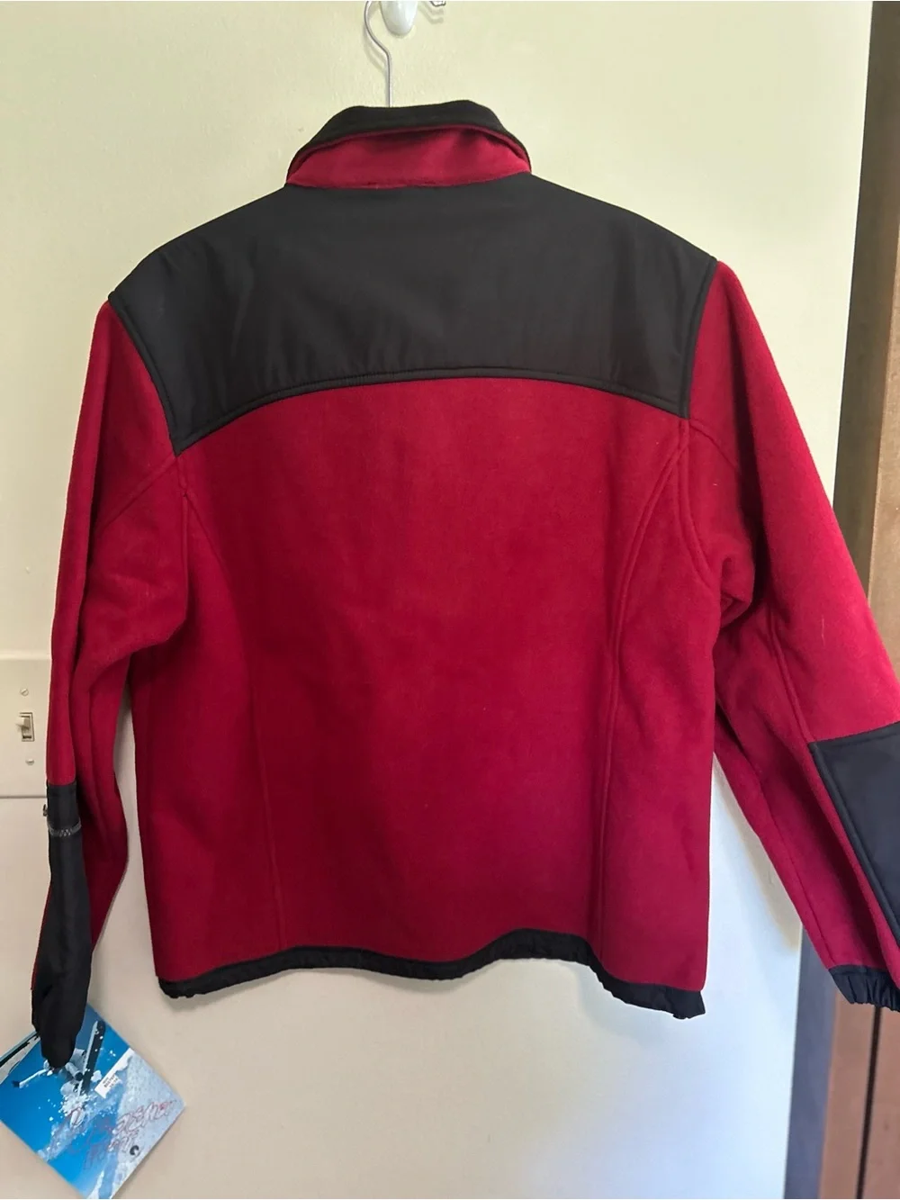 Weatherproof lightweight fleece