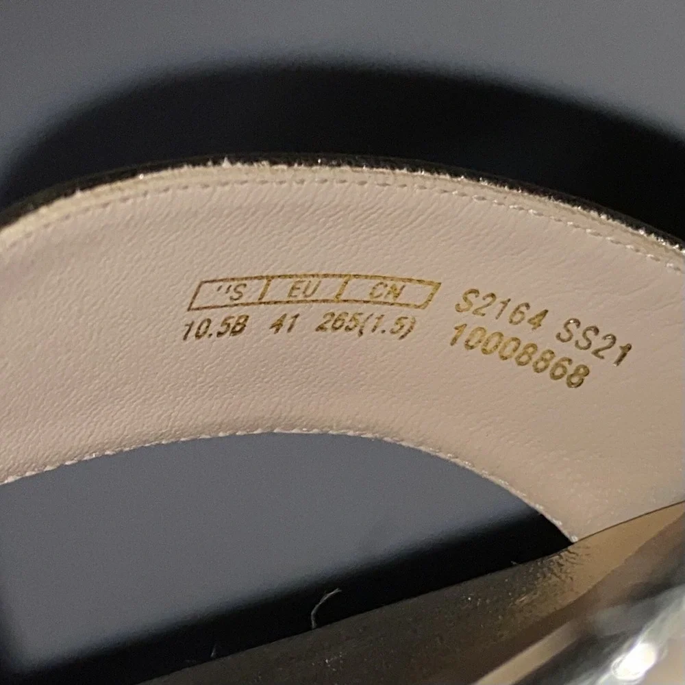 Stuart Weitzman new without