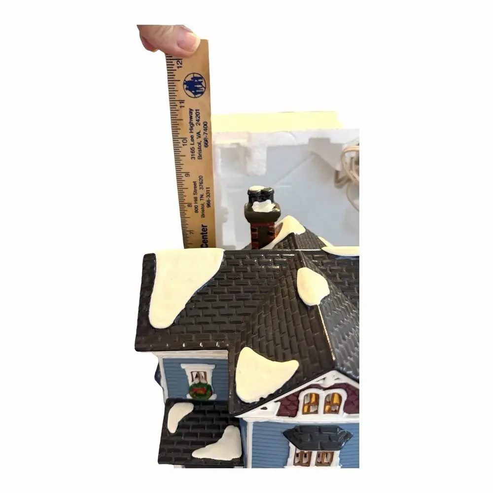 Department 56 buildings its winter