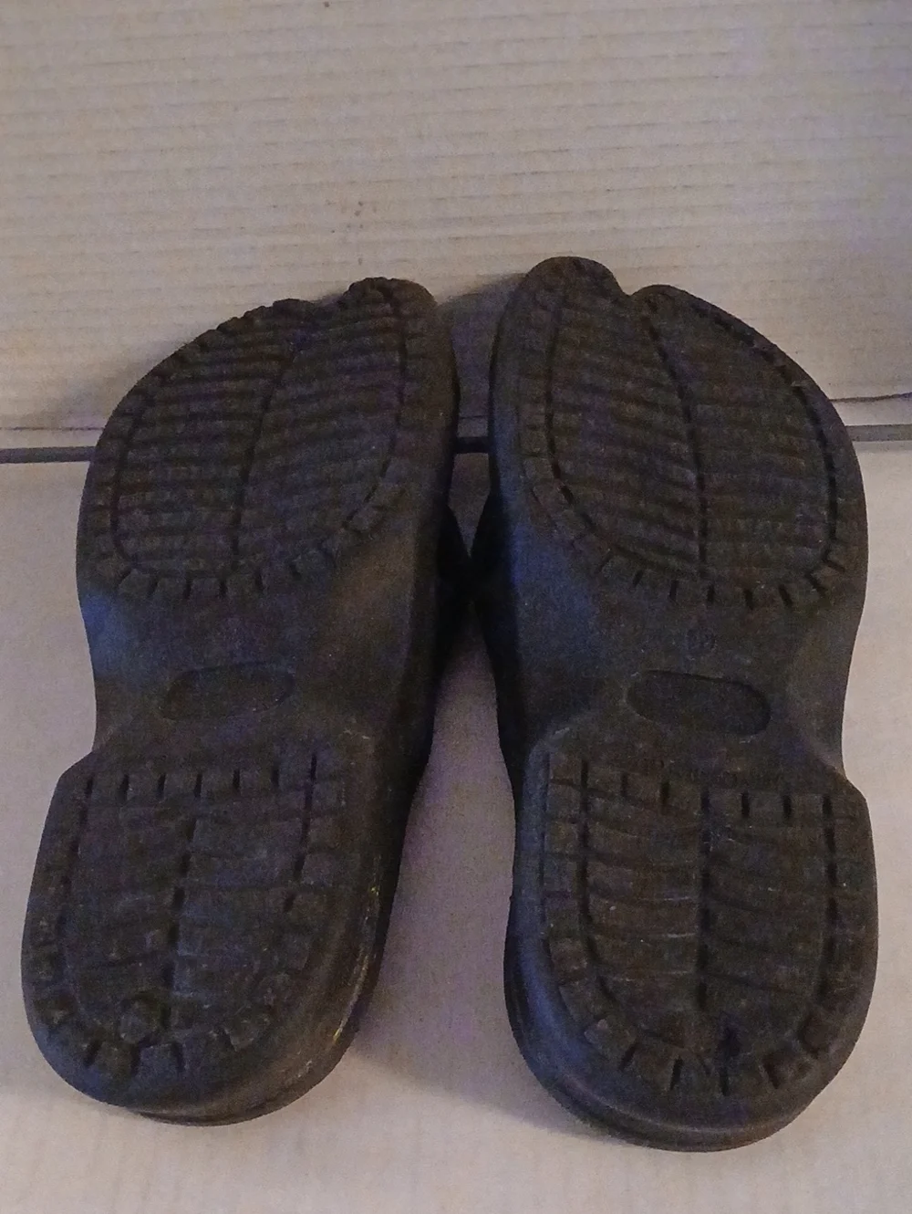 The Unbranded Brand lightweight black