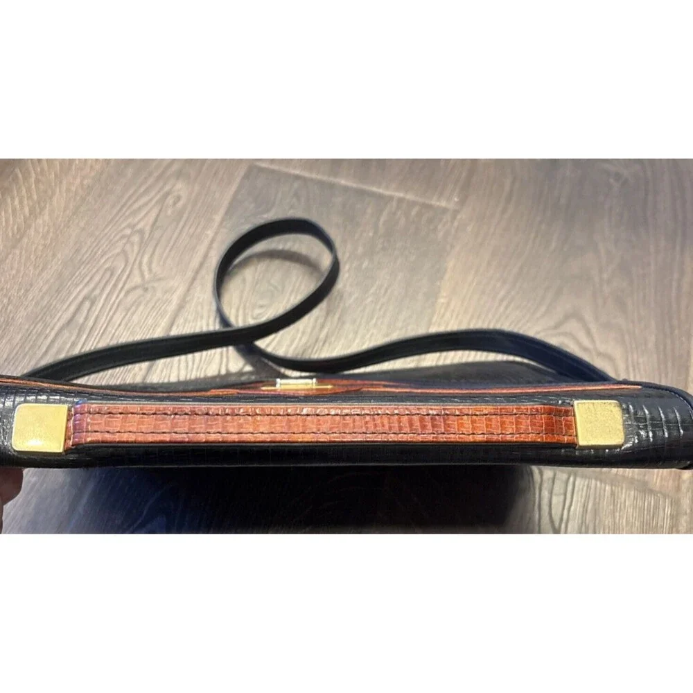 Roche features custom