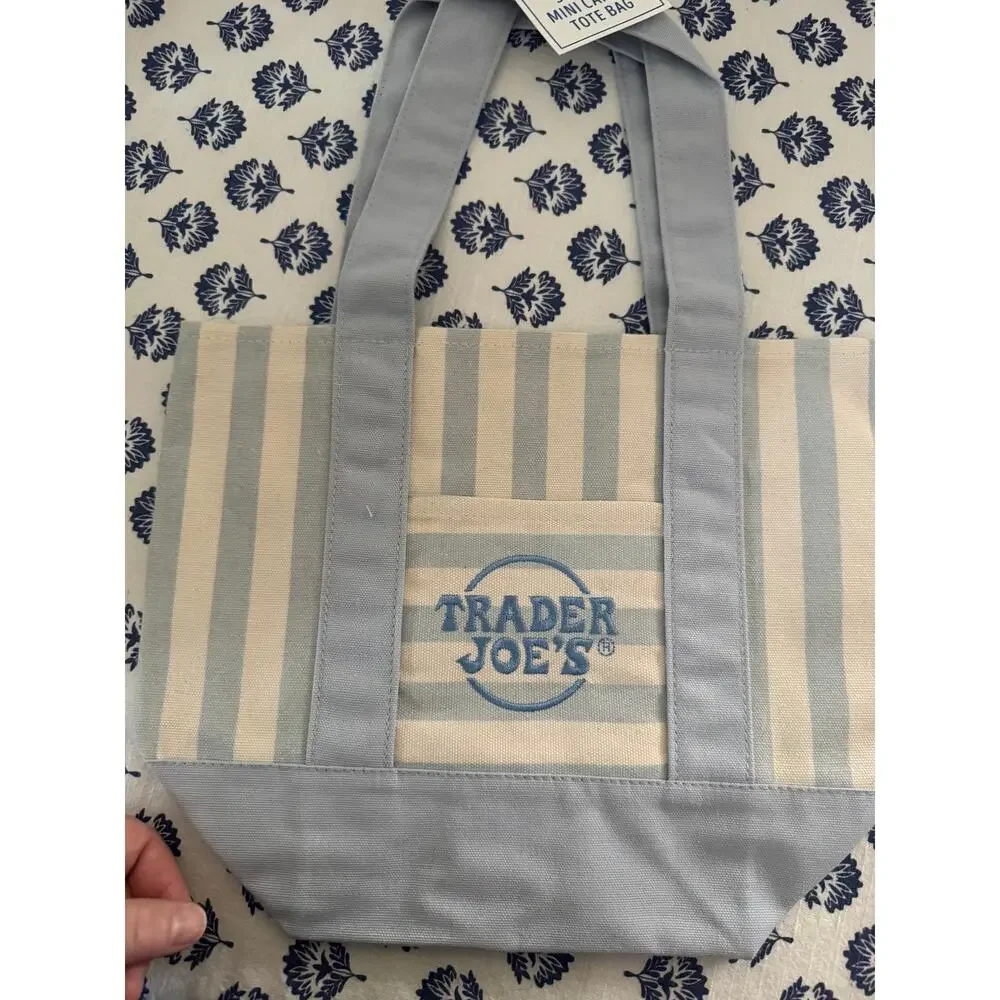 Disney tote themed logo